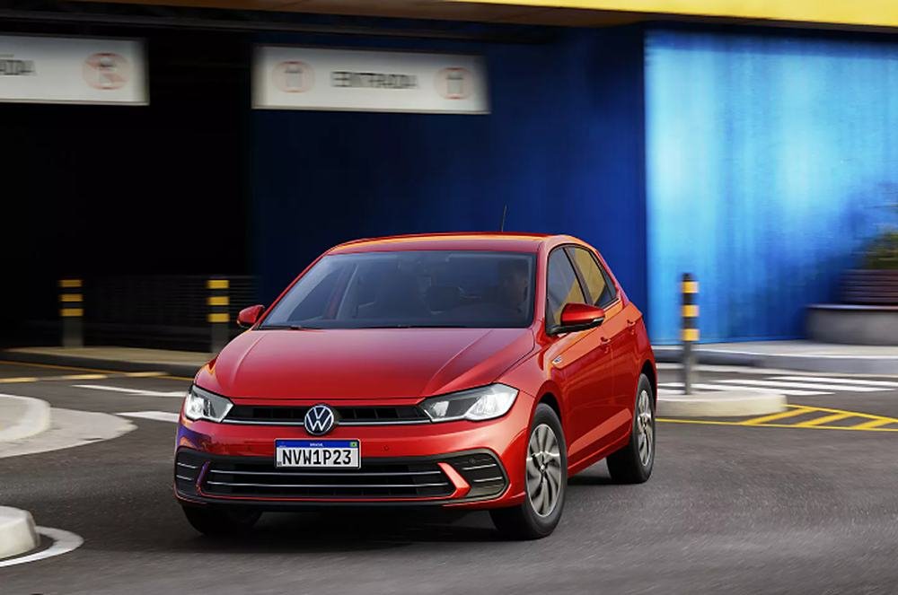 Volkswagen Polo vermelho recém-chegado ao estoque